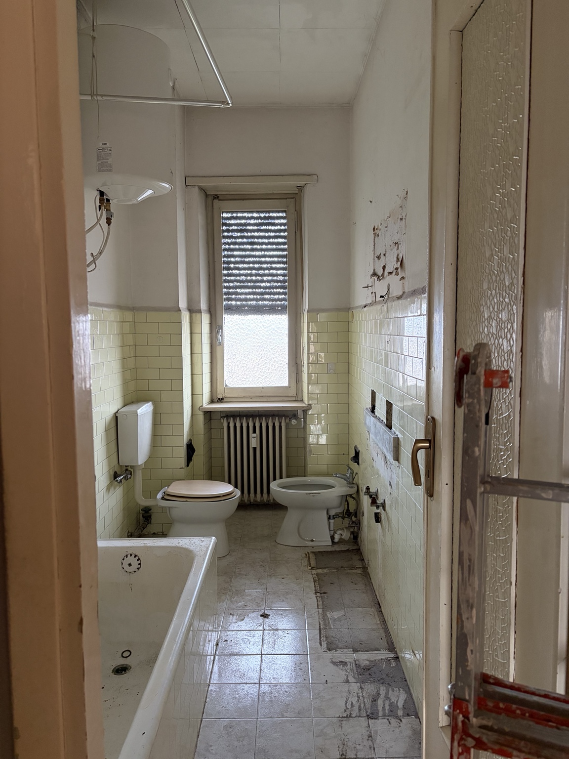 Bagno prima della ristrutturazione